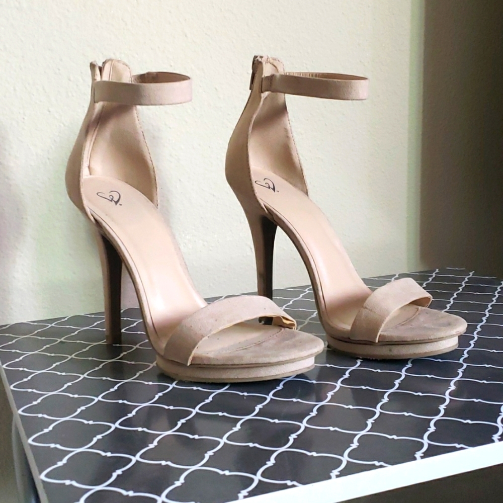 Windsor Heels | Beige | Size 9